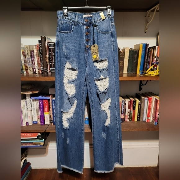 NWT Vibrant MIU flare jeans. Juniors 7 - Picture 1 of 6